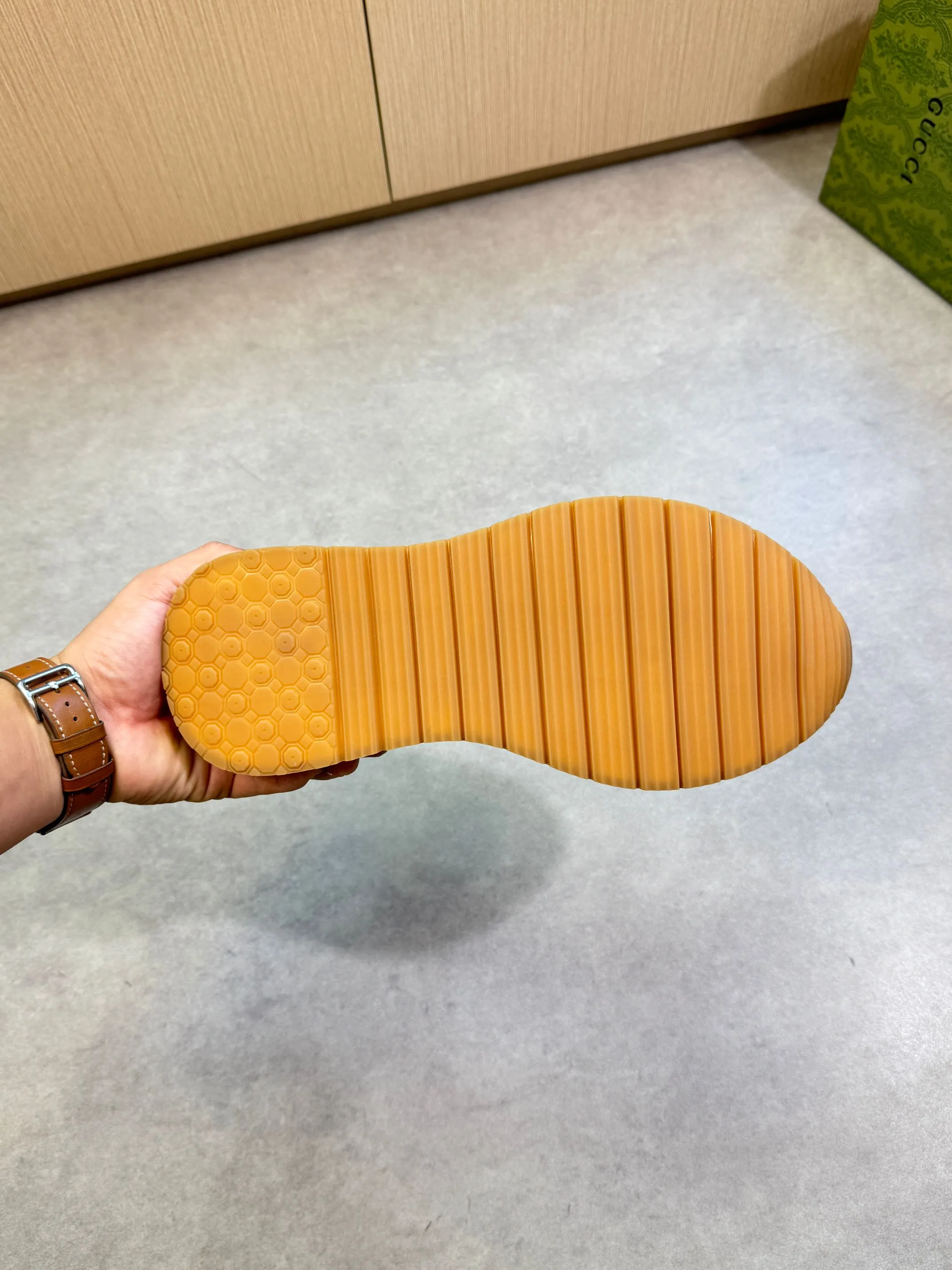 Men's shoes 💰800 [Gucci] Gucci - High-end quality original single casual sports shoes - Upper: 🔝 Nappa calfskin, brand totem cloth, tongue cloth label, heel silk screen brand LOGO - Lining: water-dyed cowhide - Outsole: ultra-light T men's shoes 💰U·Rubber; two-color molded outsole -Super high quality control·Fine workmanship: highlighted (high-end·luxury·grade) -Size :38-44 (45, can be customized)·GC0372